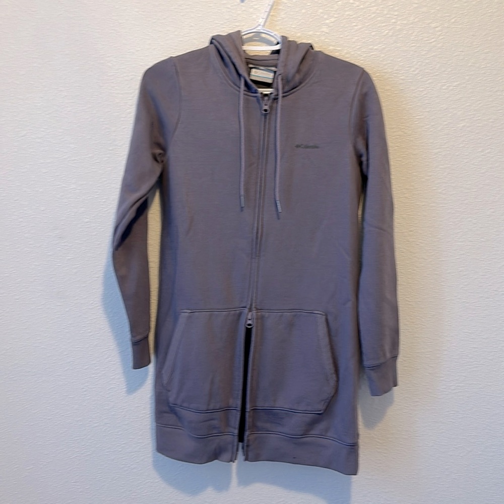 Women’s size small Columbia extra long zip up jacket.
